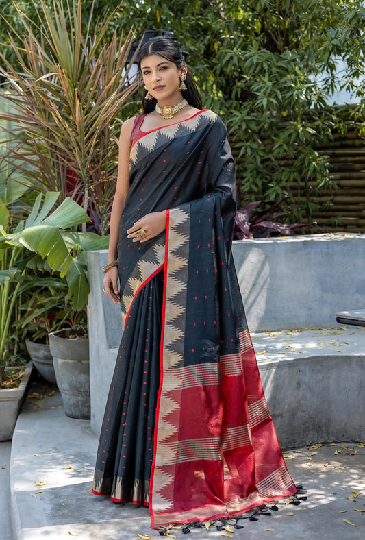 Pyramid Pattern Zari Woven Zone Saree Design